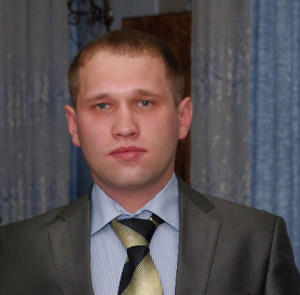 Алексей Тихонов