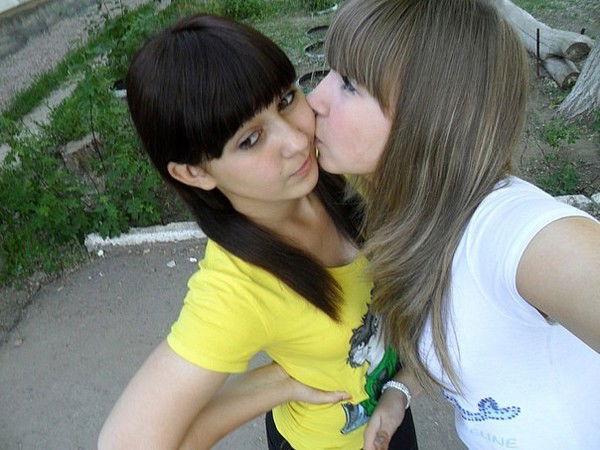 Брюнеточка .