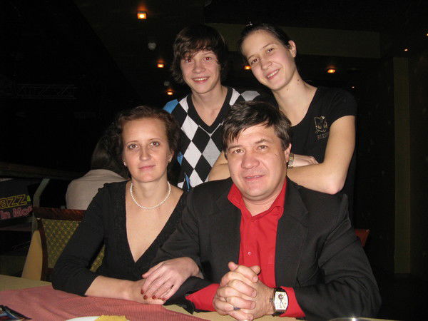 Константин E