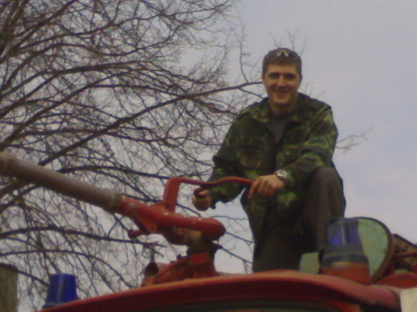 Денис Папировый