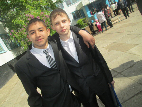 Денис Велин