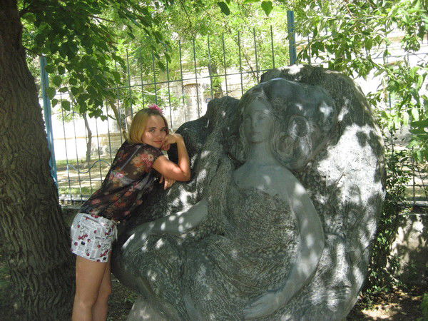 Оля Подрезова