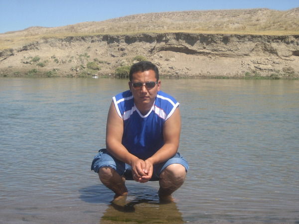 Женис Кауысов