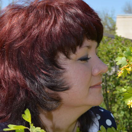 Оля Давыденко