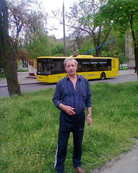 Анатолий Разуткин