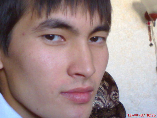 Азамат Сапанов