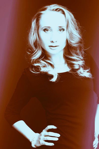 Настя Артамонова