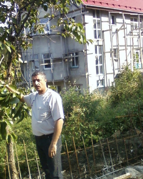 Риад Мансур