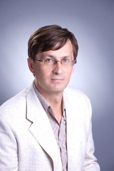 Дмитрий Стариков