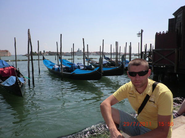 Неизвестно Неизвестно