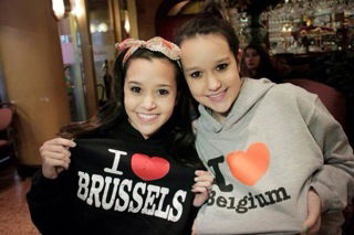 ...nureke... [Off Page]