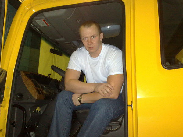 Денис Белугин