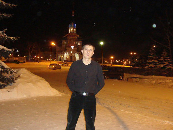 Денис Кутырев