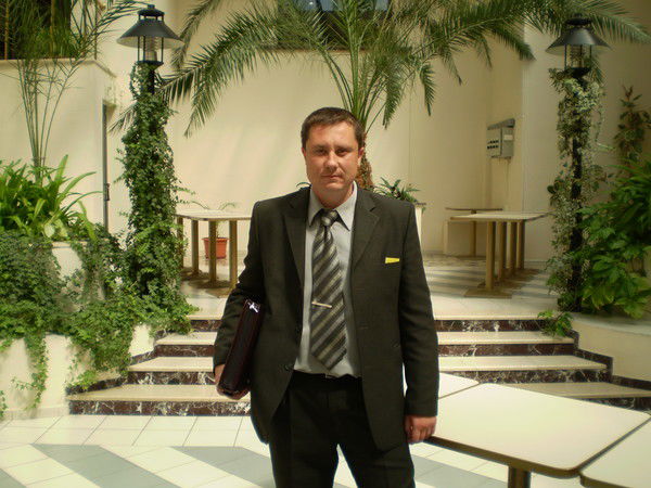 Александр Грушин