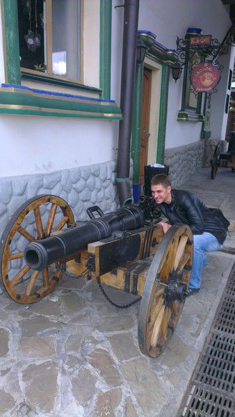 Артем Комаров