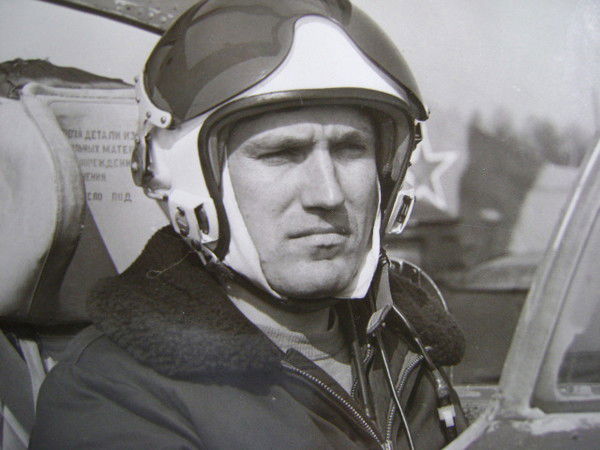 Виктор Мамонов