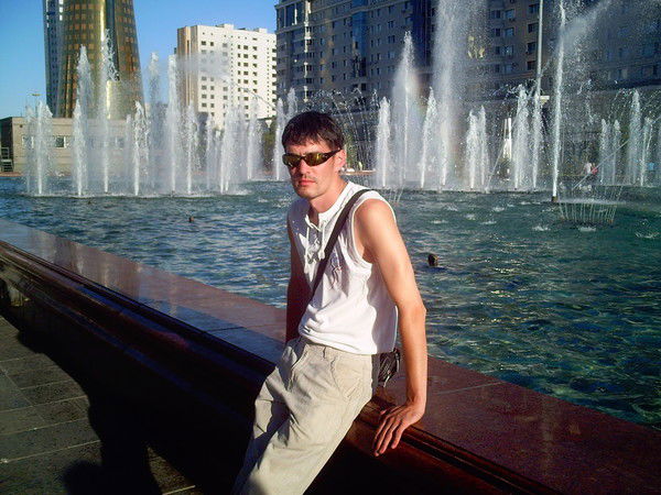 Константин Н О С О В