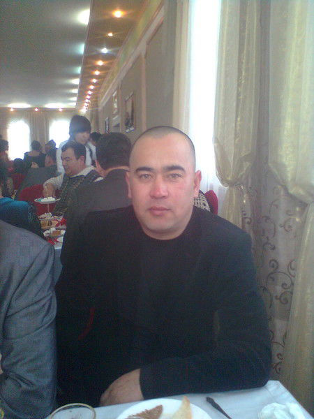 Айбек Ахметов