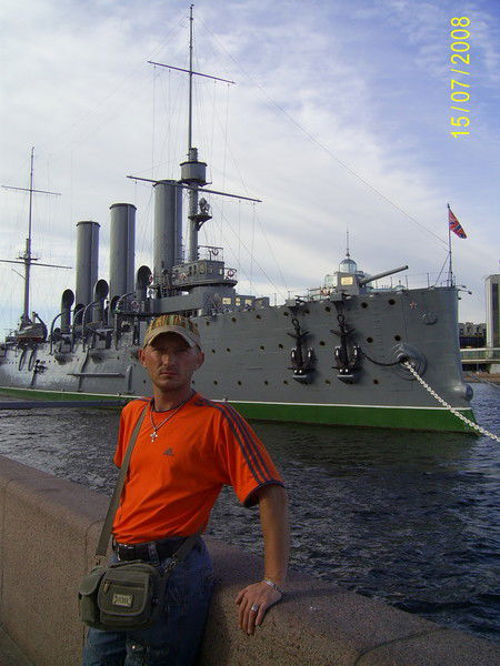 Иван Леонов