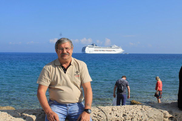 Владимир Лутков