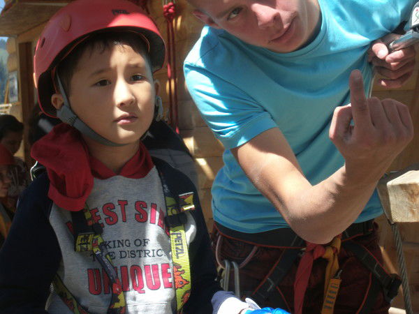 Казбек Женис