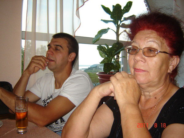 Олена Храмцова