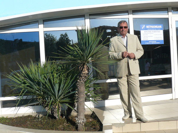 Александр Суханов