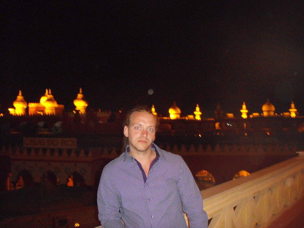 Неизвестно Неизвестно