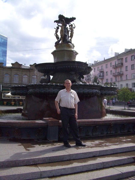 Анатолий Валов