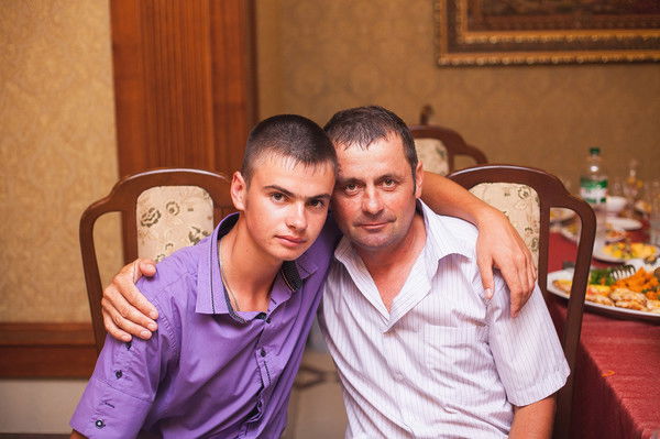 Толя Колесник