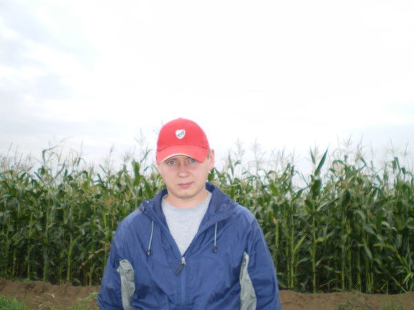 Максим Ахмеев