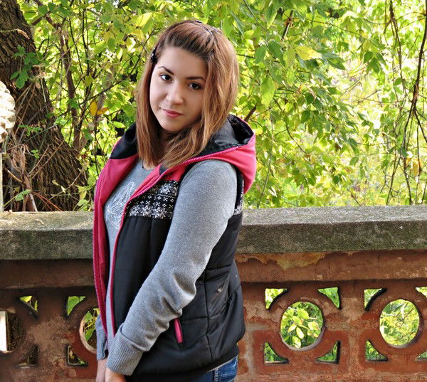 Яна Топалова