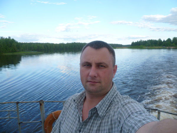 Игорь Хватов