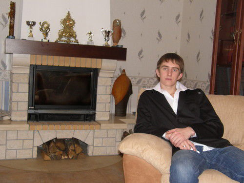 Максим Попов