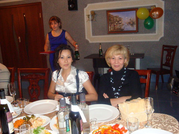 Жанылсы (Света) Сарсенова