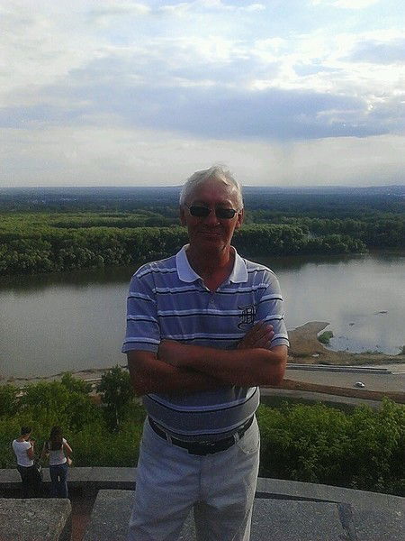 Владимир Зотов