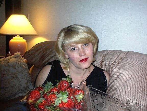 Лена Букатова