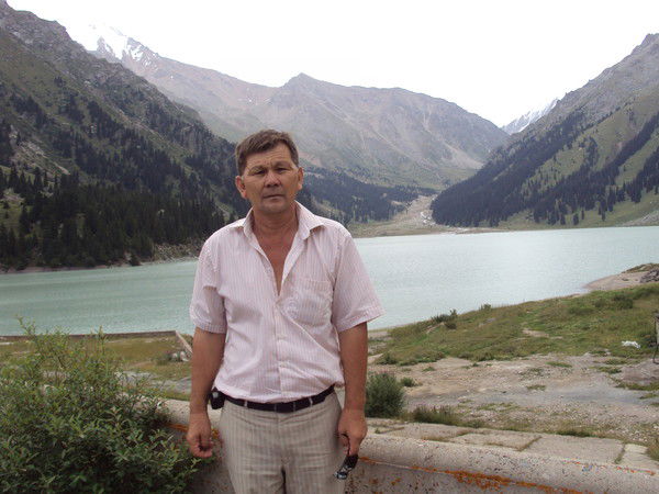 Елнар Бурашев