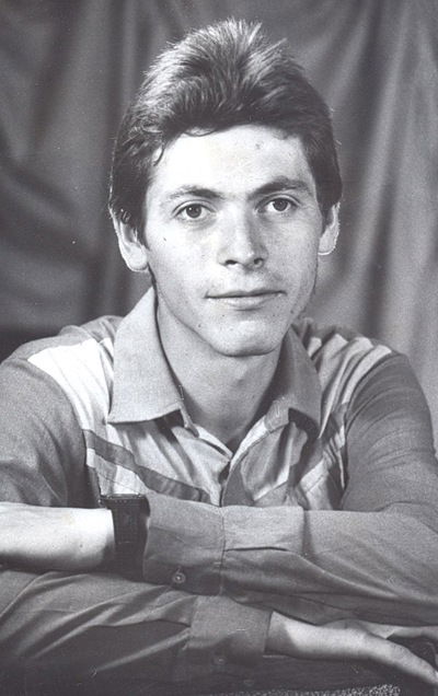 Анатолий Довбня