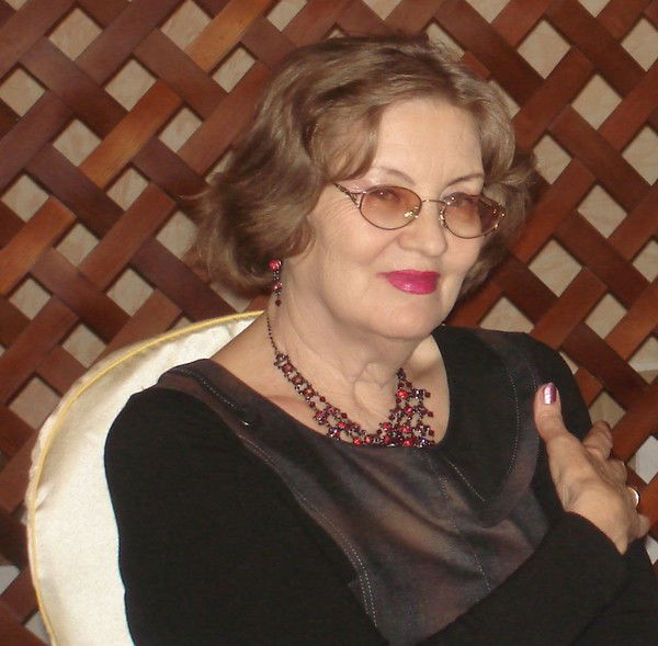 Лариса Дынникова