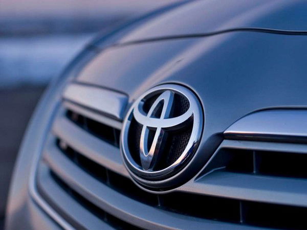 Александр Николаев