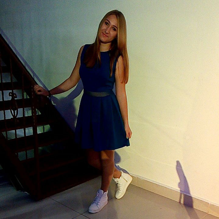 Алина Извекова