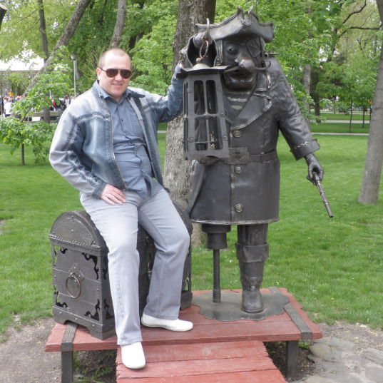 Алексей Лесников