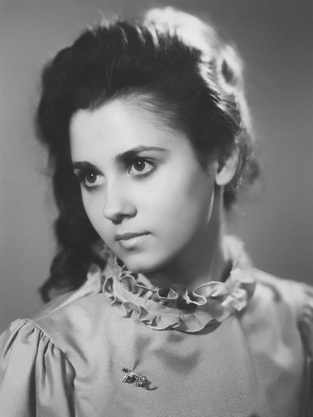 Анна Алешина