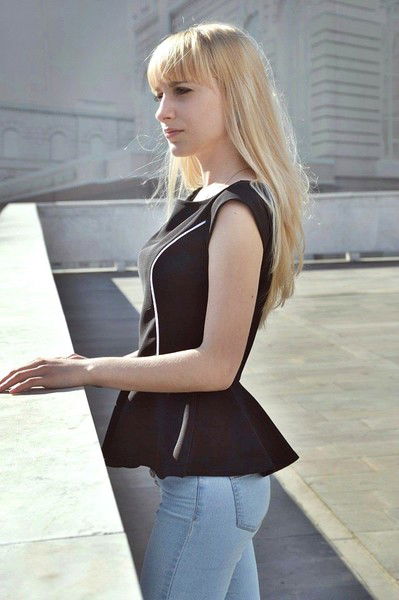 Элина Караханова