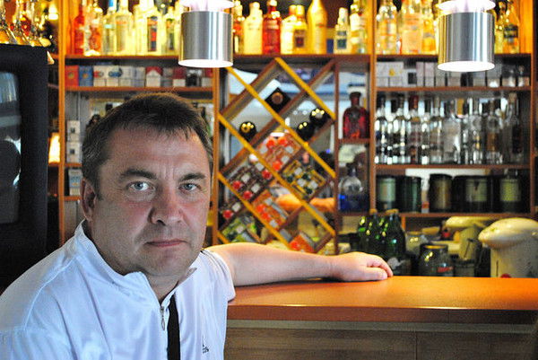 Владимир Петров