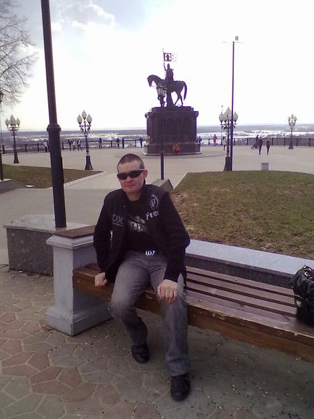 Anton Beloysov(White)