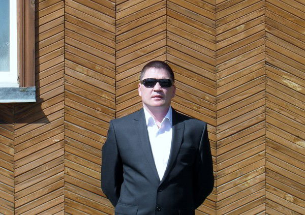 Игорь Тихонов