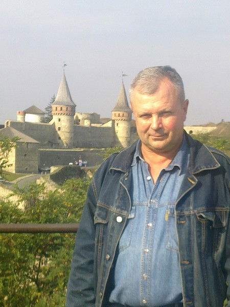 Андрей Олейник