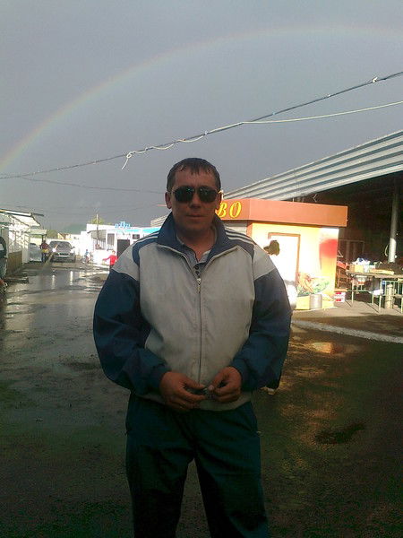 Юрий Петров